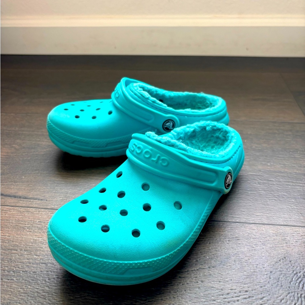 Crocs classic lined clog - girls blue J 2